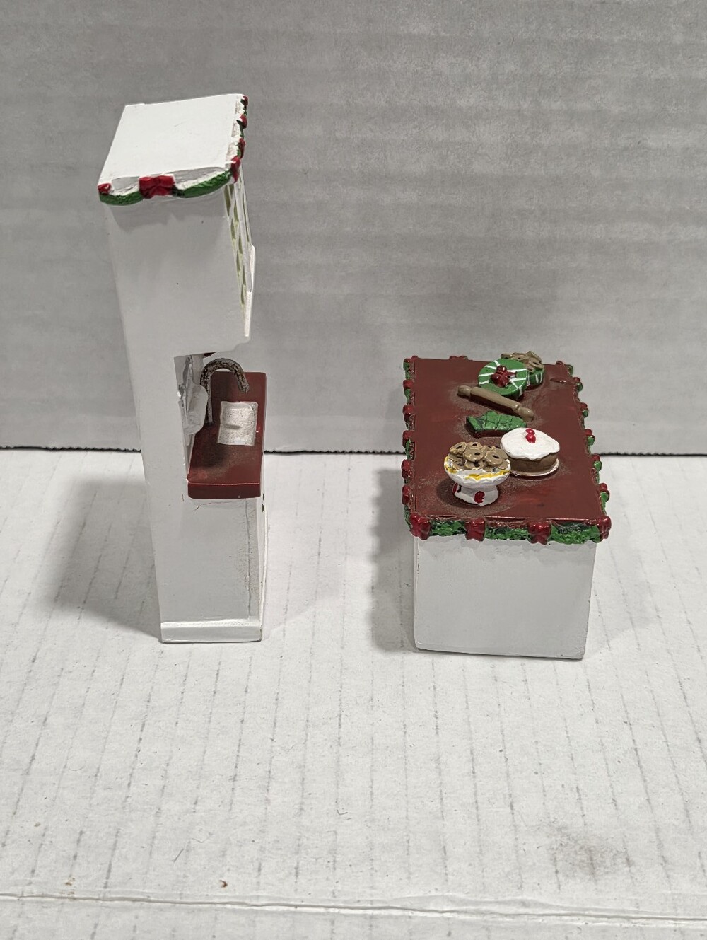 Collections ETC Christmas Kitchen Miniatures Dollhouse Vintage - Picture 6 of 8